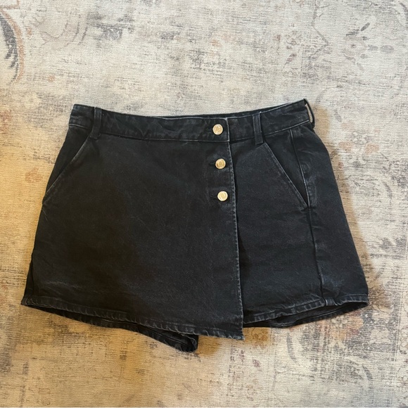 Zara Dresses & Skirts - Zara Black Skort